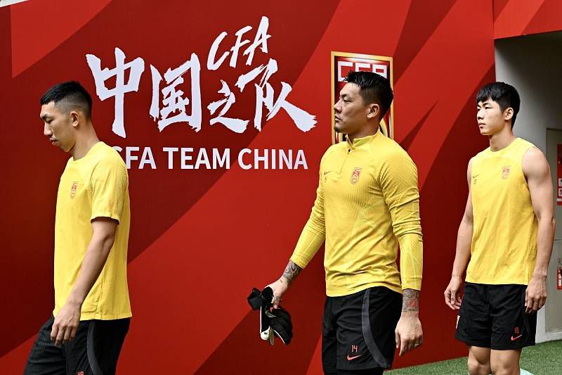 看来，自己以后在金陵，如果跟他走进一些，日常行事会方便许多。